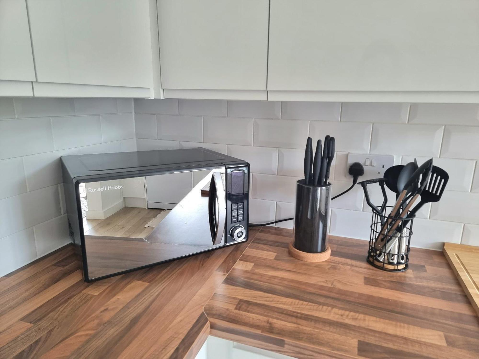 Spacious Town House - Centre, Free Parking, Sleeps 6, High-speed Wifi, En-suite, Great Location, A45, A46, Jlr, Nec, Airport, Warwick & Stratford Upon Avon - Fernwood - Your Away From Home! Holiday home Coventry