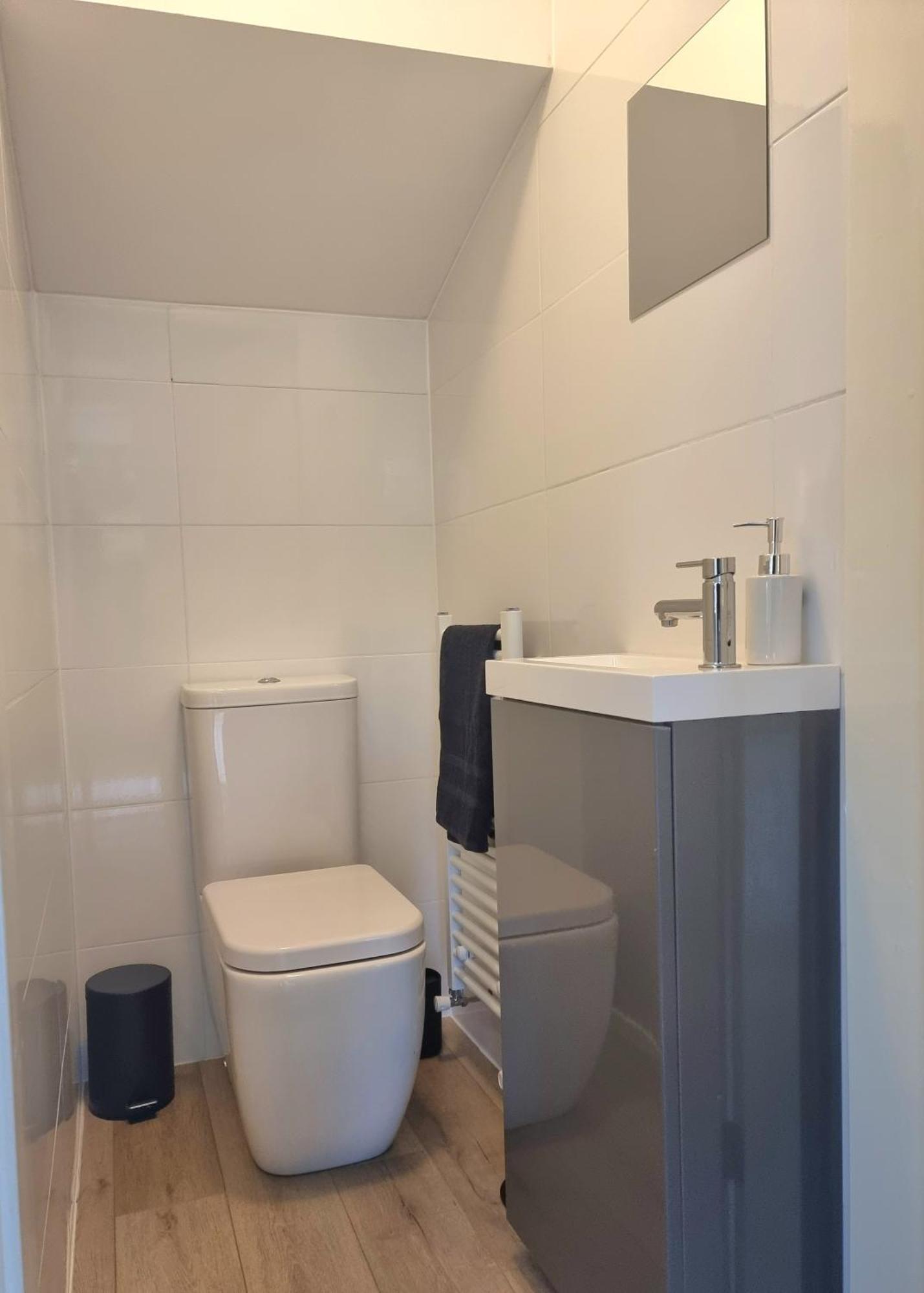 Hébergement de vacances Spacious Town House - Centre, Free Parking, Sleeps 6, High-speed Wifi, En-suite, Great Location, A45, A46, Jlr, Nec, Airport, Warwick & Stratford Upon Avon - Fernwood - Your Away From Home! Coventry