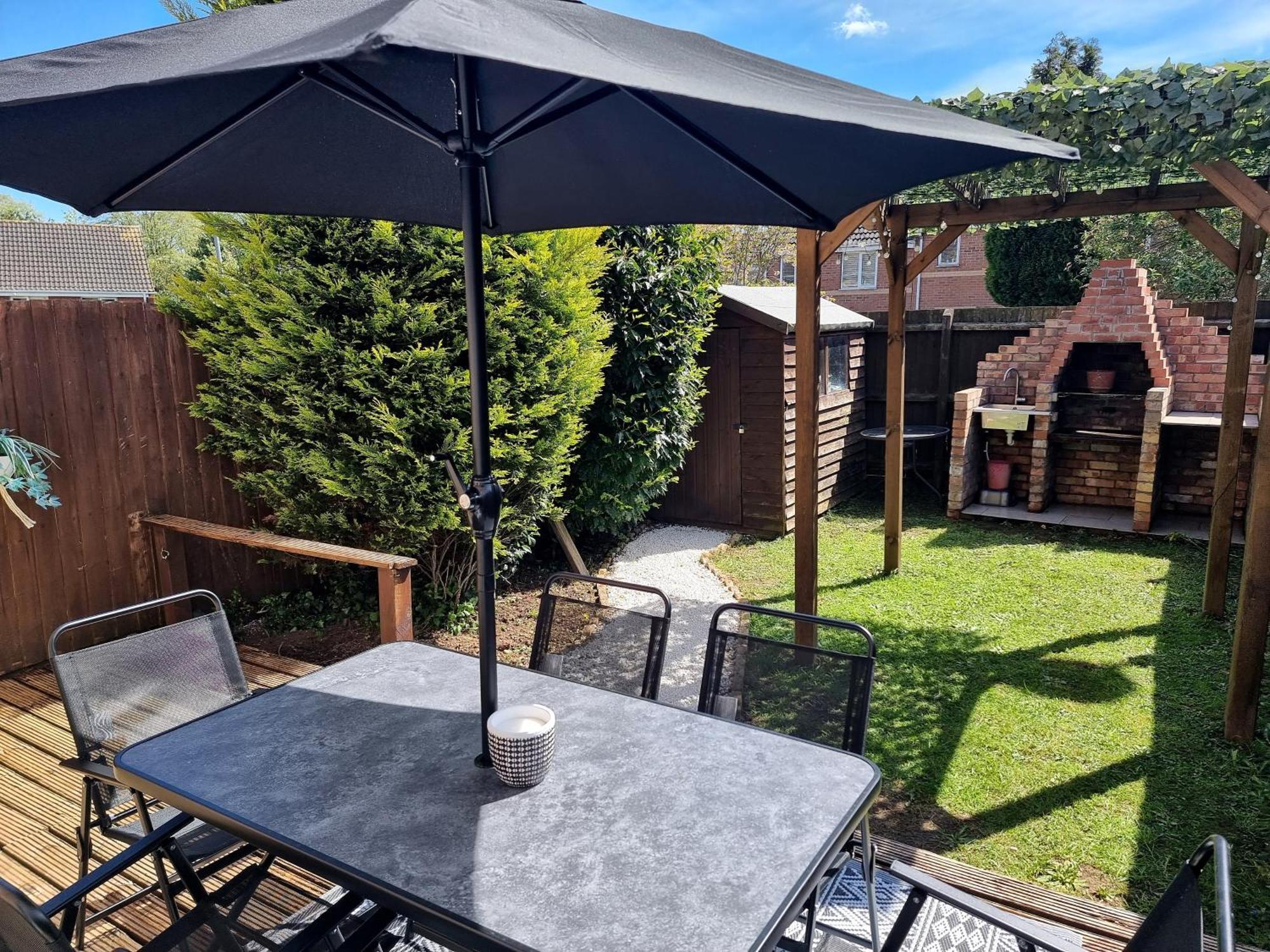 Spacious Town House - Centre, Free Parking, Sleeps 6, High-speed Wifi, En-suite, Great Location, A45, A46, Jlr, Nec, Airport, Warwick & Stratford Upon Avon - Fernwood - Your Away From Home! Hébergement de vacances *